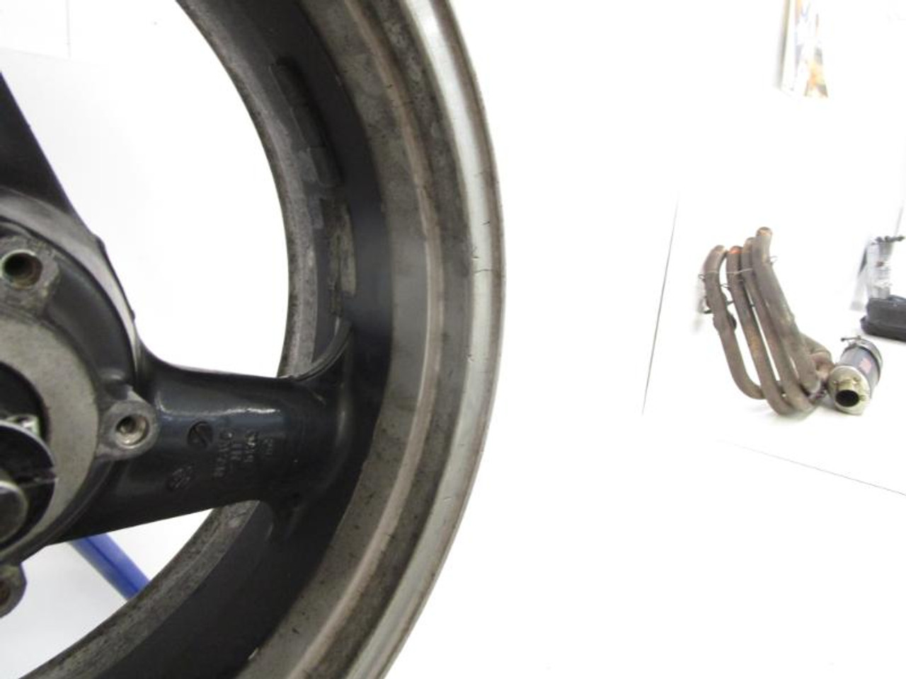 らね 97 Kawasaki ZX7R P Rear Wheel Rim 17x6